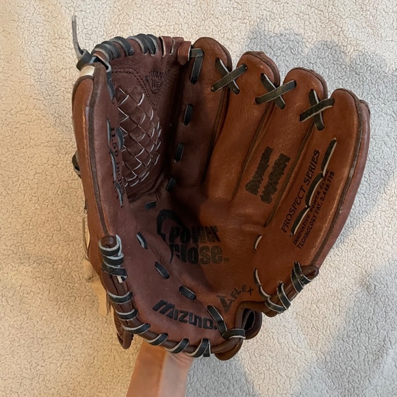 Mizuno Power Close 11.5” GPP 1151 RH Glove - Picture 3 of 8